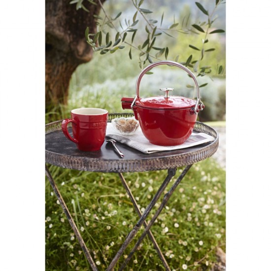 Staub öntöttvas teafőző meggypiros 1,15 l