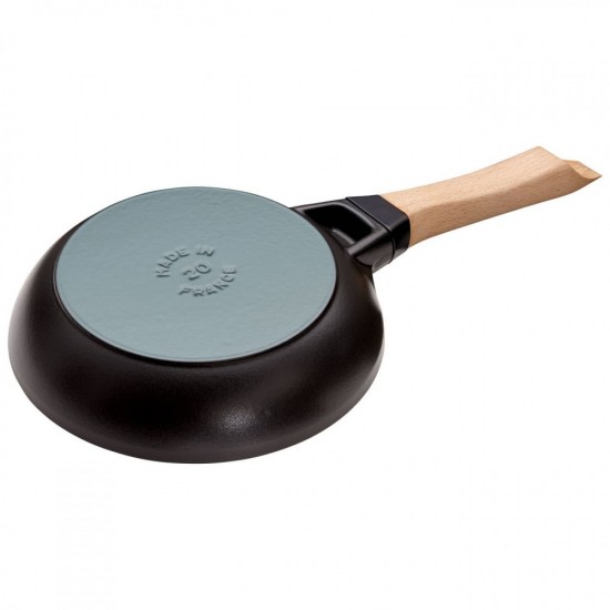 Staub serpenyő fa fogantyúval| fekete | kerek 20 cm