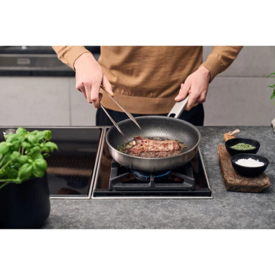 ZWILLING Joy plus rozsdamentes acél serpenyő ezüst 28 cm