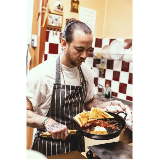 Staub Pans | serpenyő T fogantyúval 28 cm | öntöttvas | fekete | kerek