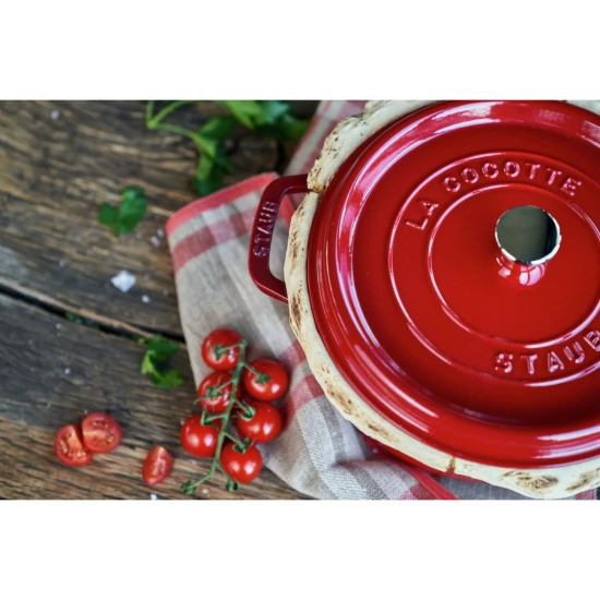 Staub öntöttvas edény | cherry | kerek | 24 cm | 3.70 l