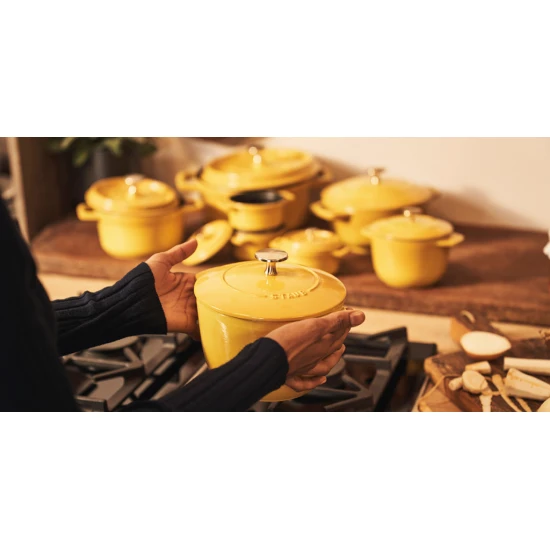 Staub öntöttvas rizses főzőedény sárga 16 cm