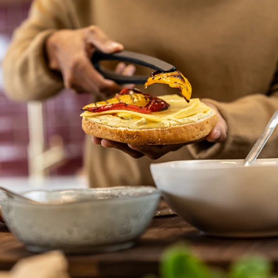 Staub öntöttvas kerek grillserpenyő szürke 26 cm