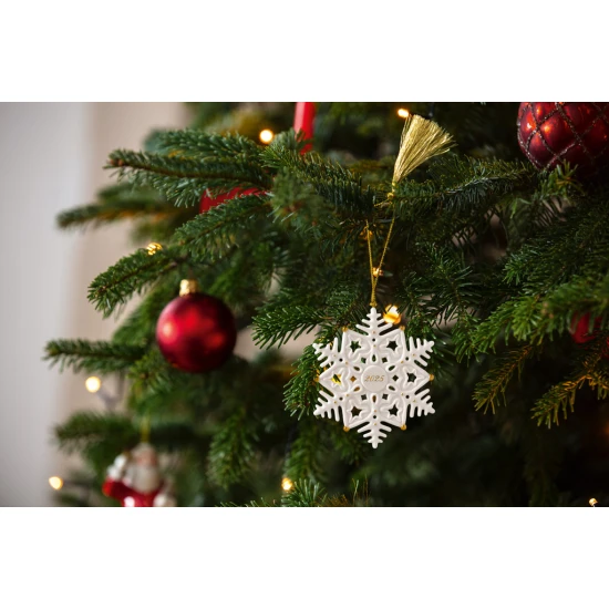 Christmas Classics 2025 hópehely karácsonyfadísz 9x7x10,5 cm