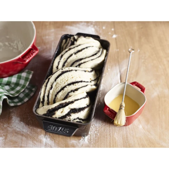 Staub öntöttvas téglalap alakú kenyérsütő fekete 23 x 12 cm