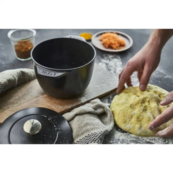 Staub öntöttvas rizses főzőedény sötétkék 20 cm Staub öntöttvas rizses főzőedény sötétkék 20 cm