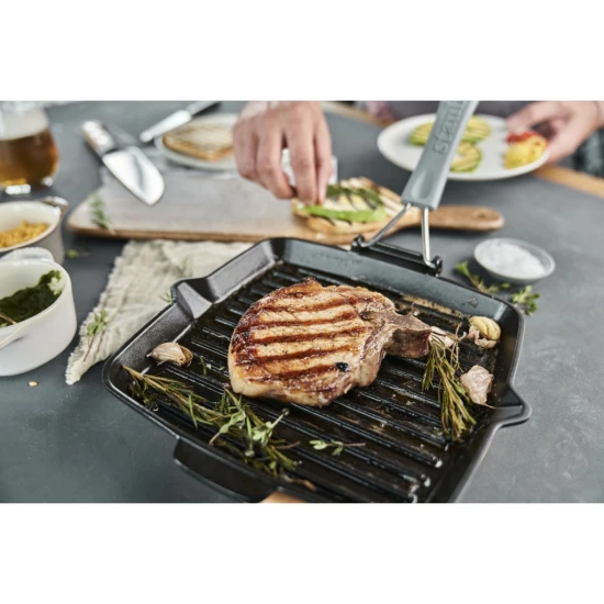 Staub Grillserpenyők | grillserpenyő kiöntőcsőrrel 24 cm | négyzetalakú | öntöttvas | fekete