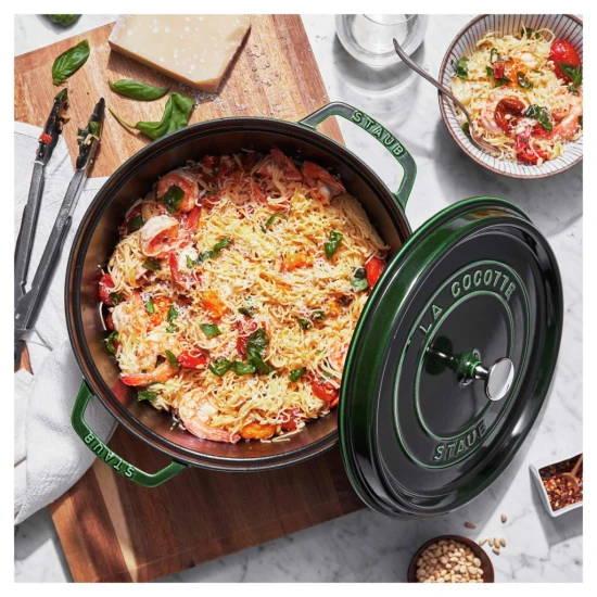 Staub La Cocotte | Cocotte öntöttvas főzőedény 28 cm | bazsalikomzöld | kerek | öntöttvas