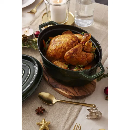 Staub öntöttvas edény | zöld | ovális 31 cm | 5,5l Staub öntöttvas edény | zöld | ovális 31 cm | 5,5l