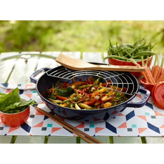 Staub Specialties | Wok üvegfedővel 30 cm | kerek | öntöttvas | sötétkék