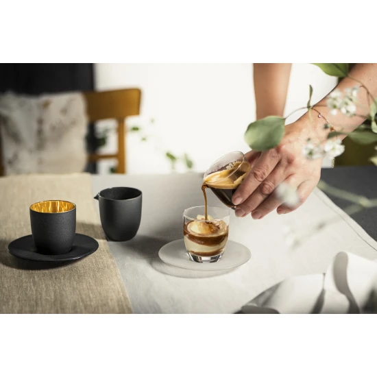 Eisch COSMO GOLD Affogato al oro kávéscsésze kiöntővel díszhengerben 1dl 65 mm Eisch COSMO GOLD Affogato al oro kávéscsésze kiöntővel díszhengerben 1dl 65 mm