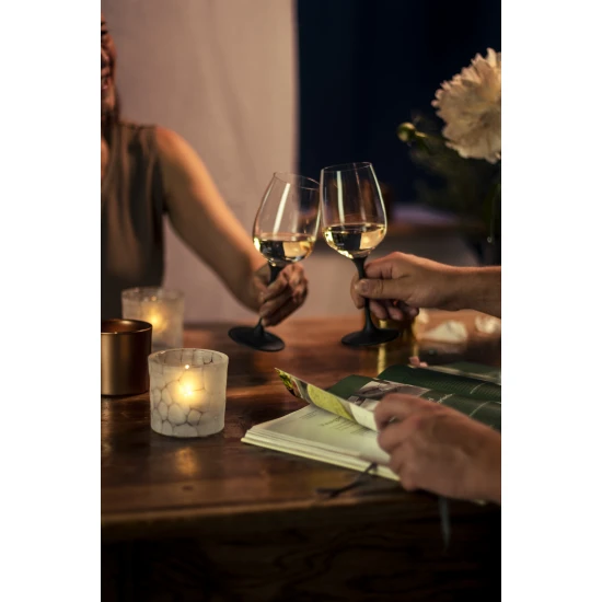 Eisch KAYA BLACK 2 db fehérboros pohár díszdobozban  4,2dl 219 mm