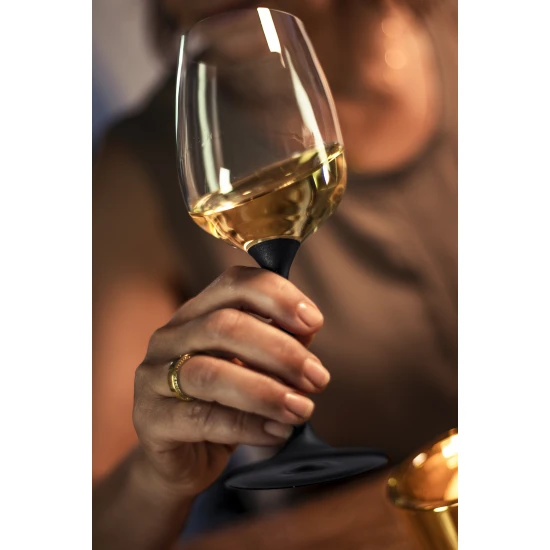 Eisch KAYA BLACK 2 db fehérboros pohár díszdobozban  4,2dl 219 mm