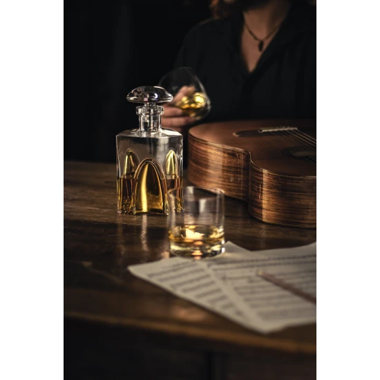 Eisch GENTLEMAN dekanter arany díszdobozban 7,5dl 232 mm