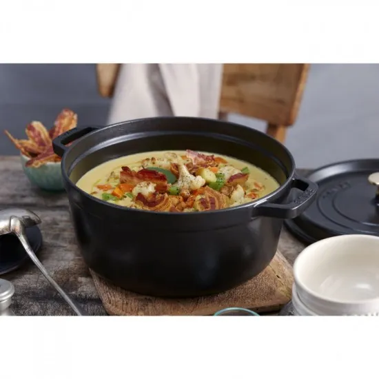 Staub öntöttvas kerek edény fekete 6,7 l 28 cm