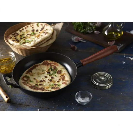 Staub serpenyő | fekete | kerek | 24 cm Staub serpenyő | fekete | kerek | 24 cm