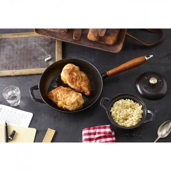 Staub serpenyő | fekete | kerek | 24 cm Staub serpenyő | fekete | kerek | 24 cm